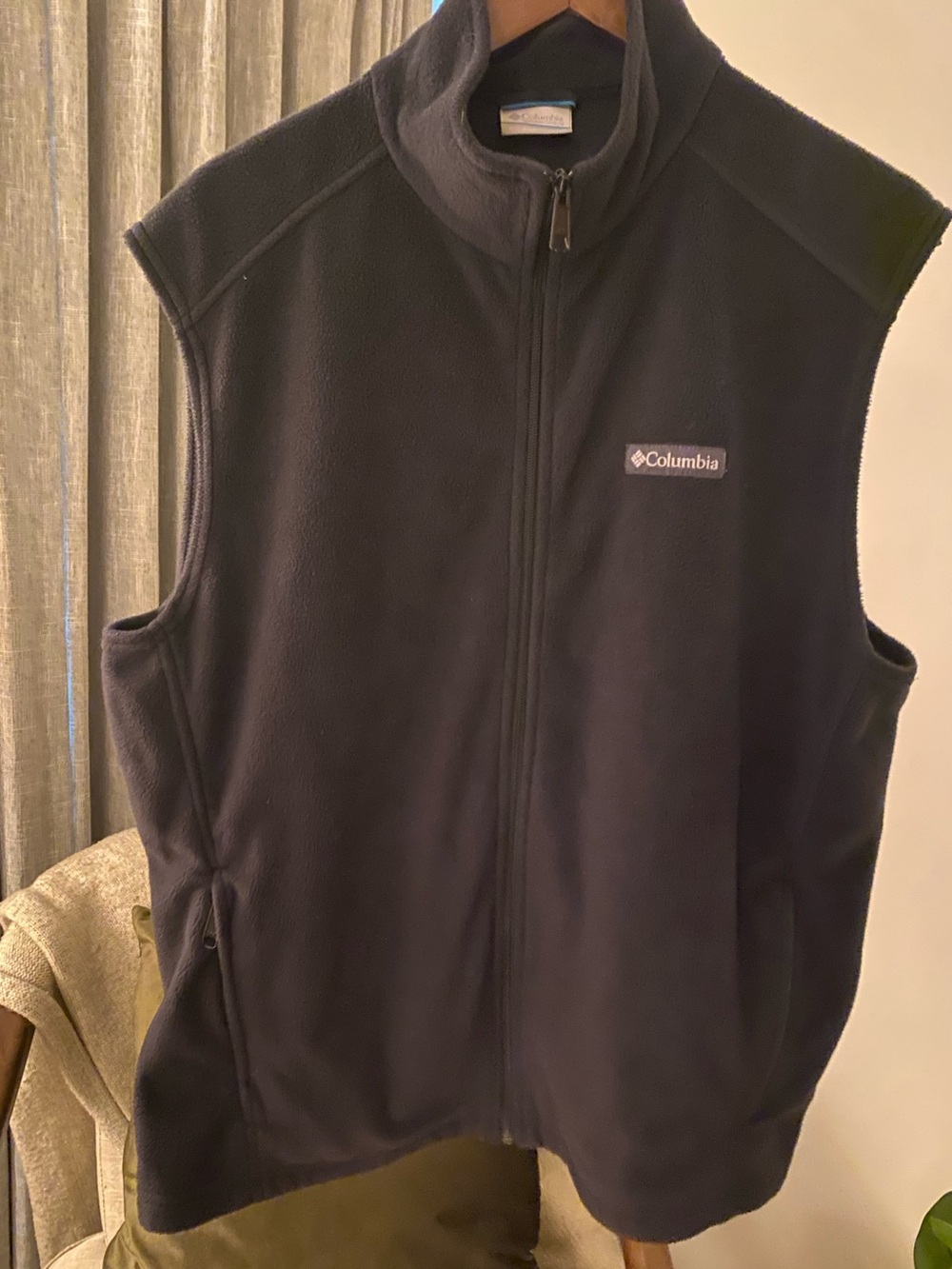 Men’s Charcoal Gray Columbia Vest, size Large - Picture 8 of 9